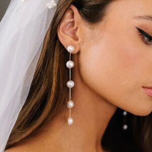 Untamed Petals Harper Pearl Earrings